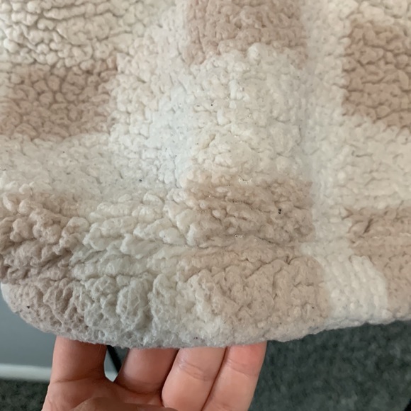 Checkered Sherpa Pullover - Picture 3 of 4